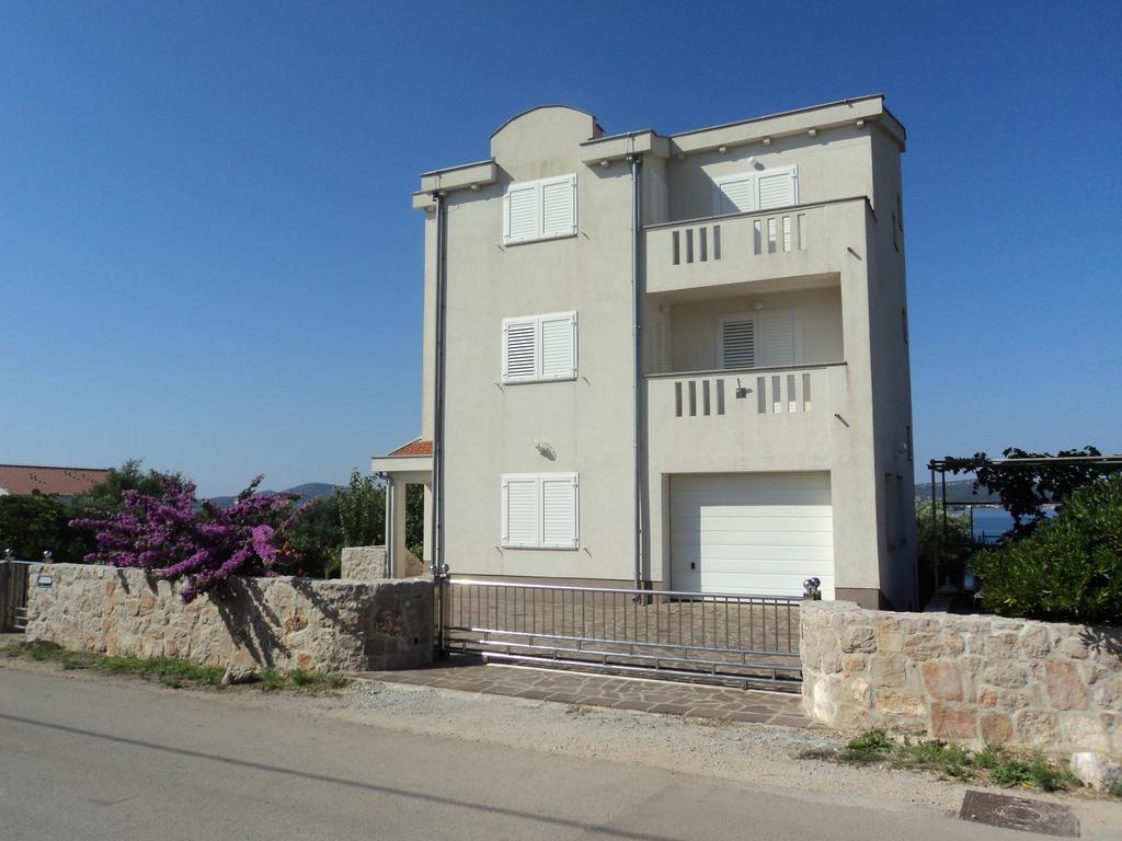 Apartments Delfini Светі Филип-і-Яков Екстер'єр фото